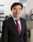 "Jun Qu, professor University at Buffalo School of Pharmacy and Pharmaceutical Sciences"