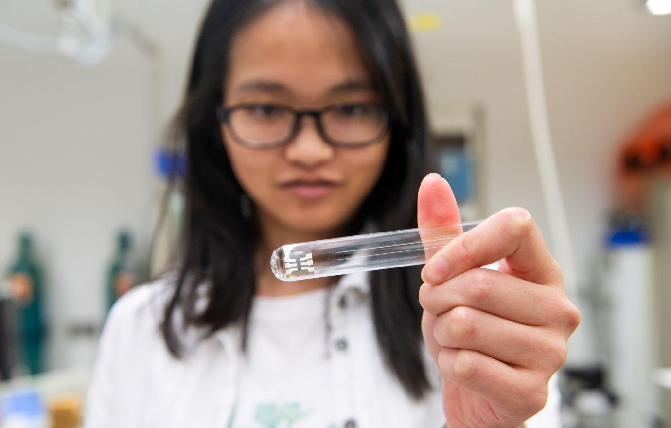 Scientists Demonstrate New, Improved Way to Make Infrared Light—with Quantum Dots