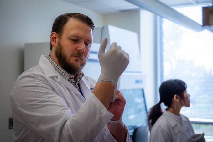 "Yes, humans can get their pets sick: reverse zoonoses more common than once thought "