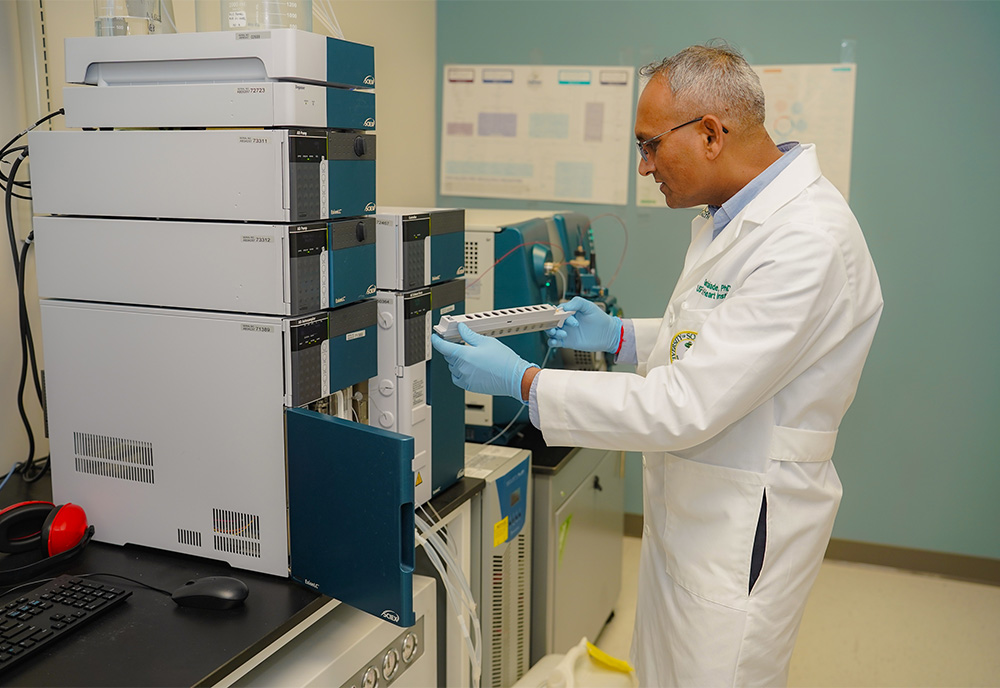 Ganesh Halade in his lab using a highly sensitive analytical technique