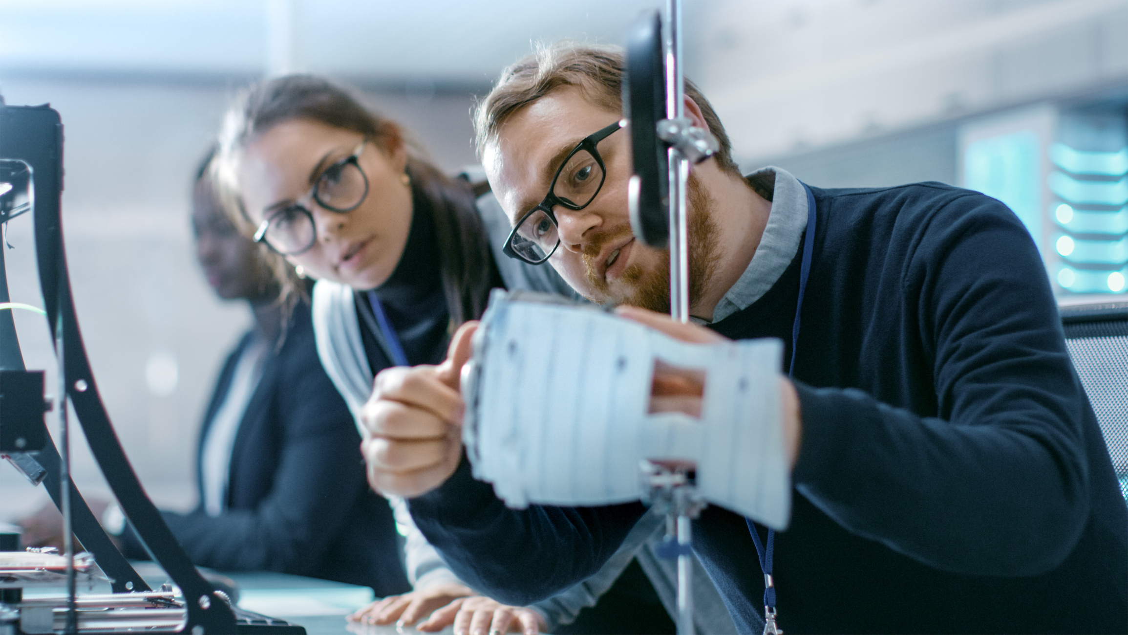 Engineers working together 