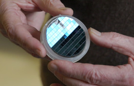 A semiconductor made of graphene, looks like a flat disco ball