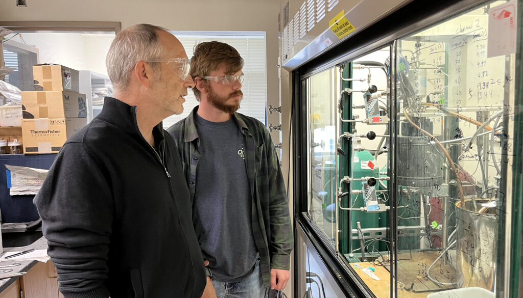 "Vaporizing Plastic Bags and Bottles Yields Gases to Make New, Recycled Plastics"