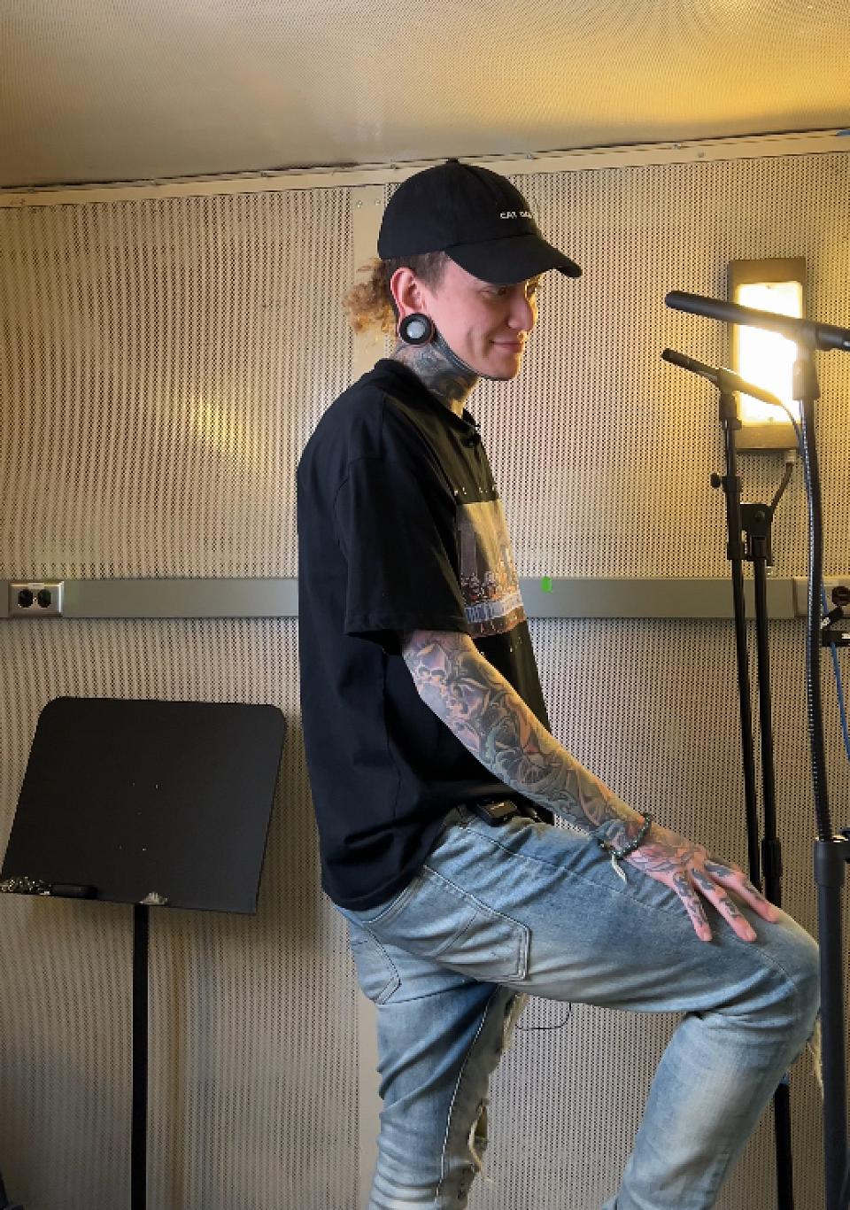"Research Reveals How Heavy Metal Singers Scream and Squeal"