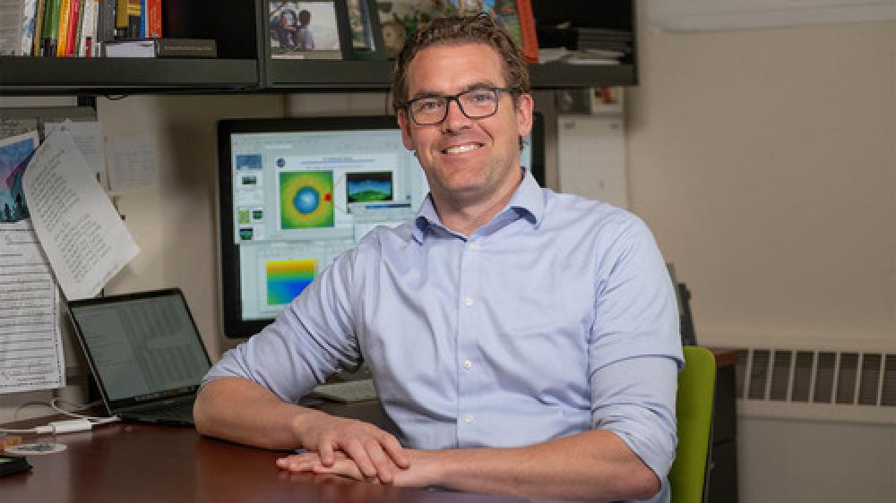 Into High Waves and Turbulence: Engineers Deploy Smart Devices to Improve Hurricane Forecasts