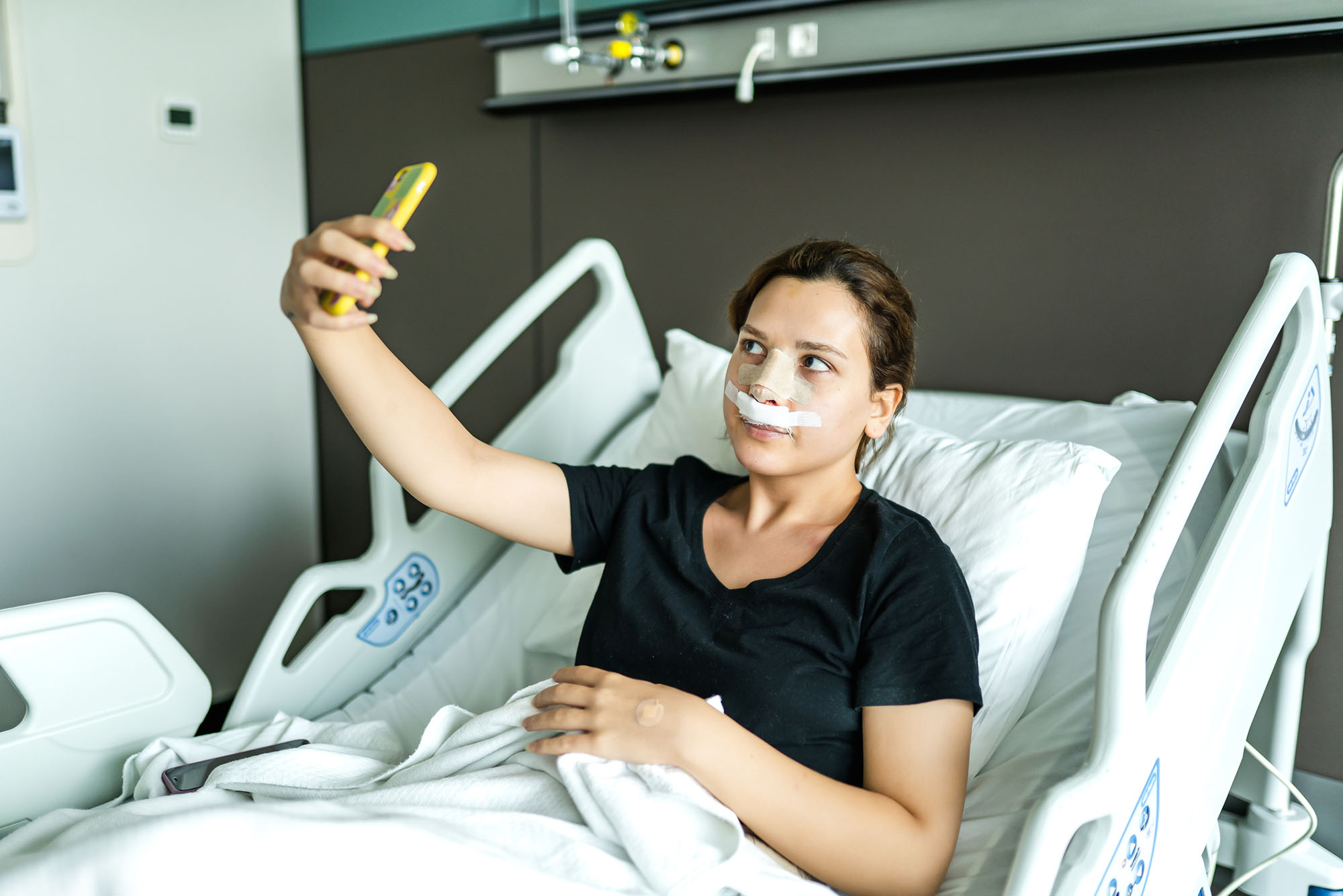 BU Study Shows a Correlation between Social Media Use and Desire for Cosmetic Procedures