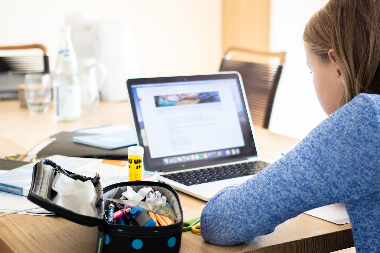 COVID-19 Lockdowns Prematurely Aged Teenage Brains, UW Study Shows