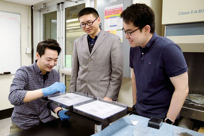 Yoonho Kim, Xuanhe Zhao, Hyunwoo Yuk.