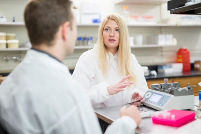 Sinead-Miller-lab-700x467-compressor.jpg
