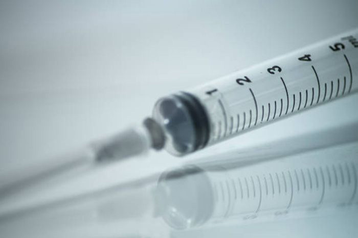 Image of a hypodermic needle