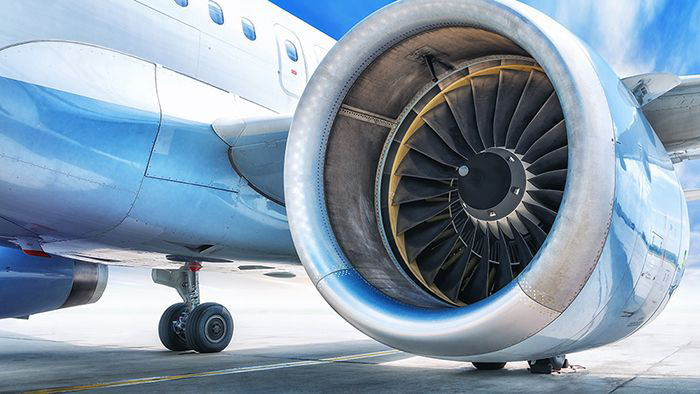 jet-engine-700x394-compressor.jpg