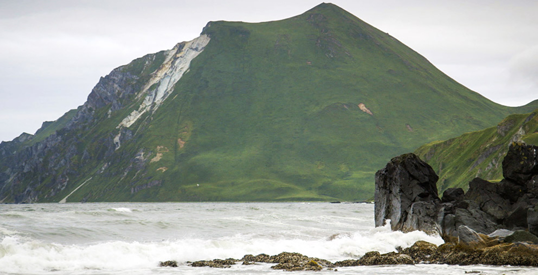 mountain-beach-1075x550.jpg