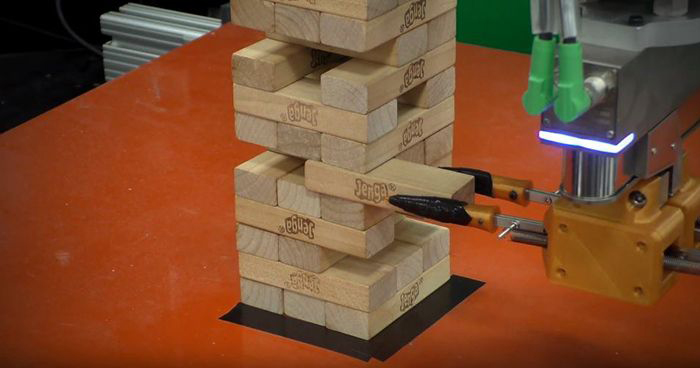 robot-playing-janga5-700x368-compressor.jpg