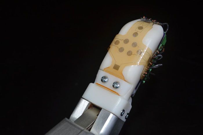 robot thumb