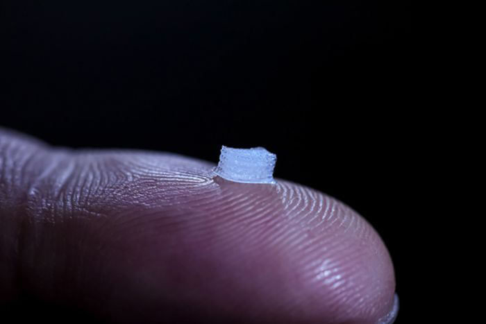 Image: Prototype of a 3D-printed device on the tip of a finger