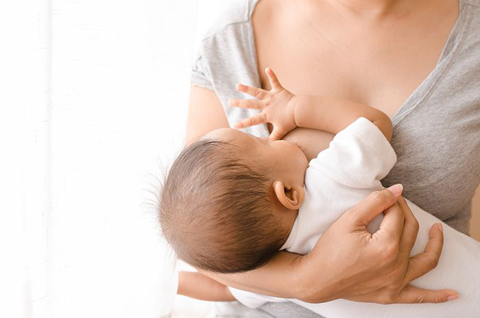 Image: Mother breastfeeding her baby
