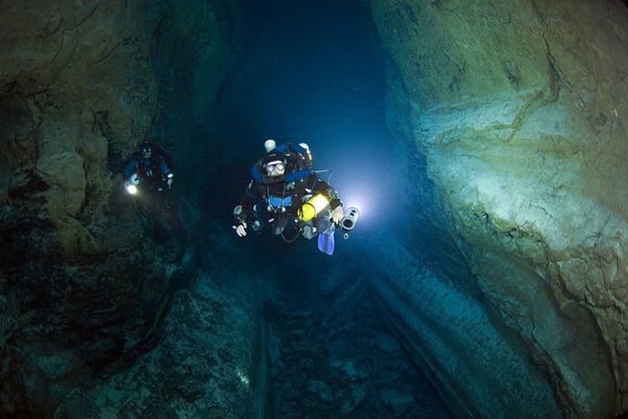 tom-Iliffe-cave-700x467-compressor.jpg