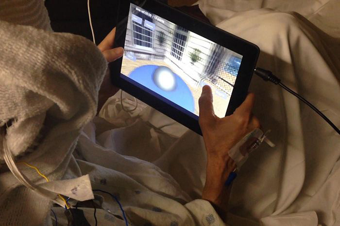 Neuroscientist uses virtual reality to study how the brain orients us in space.