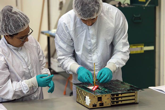 mini-satellite-inspect-700x467-compressor.jpg