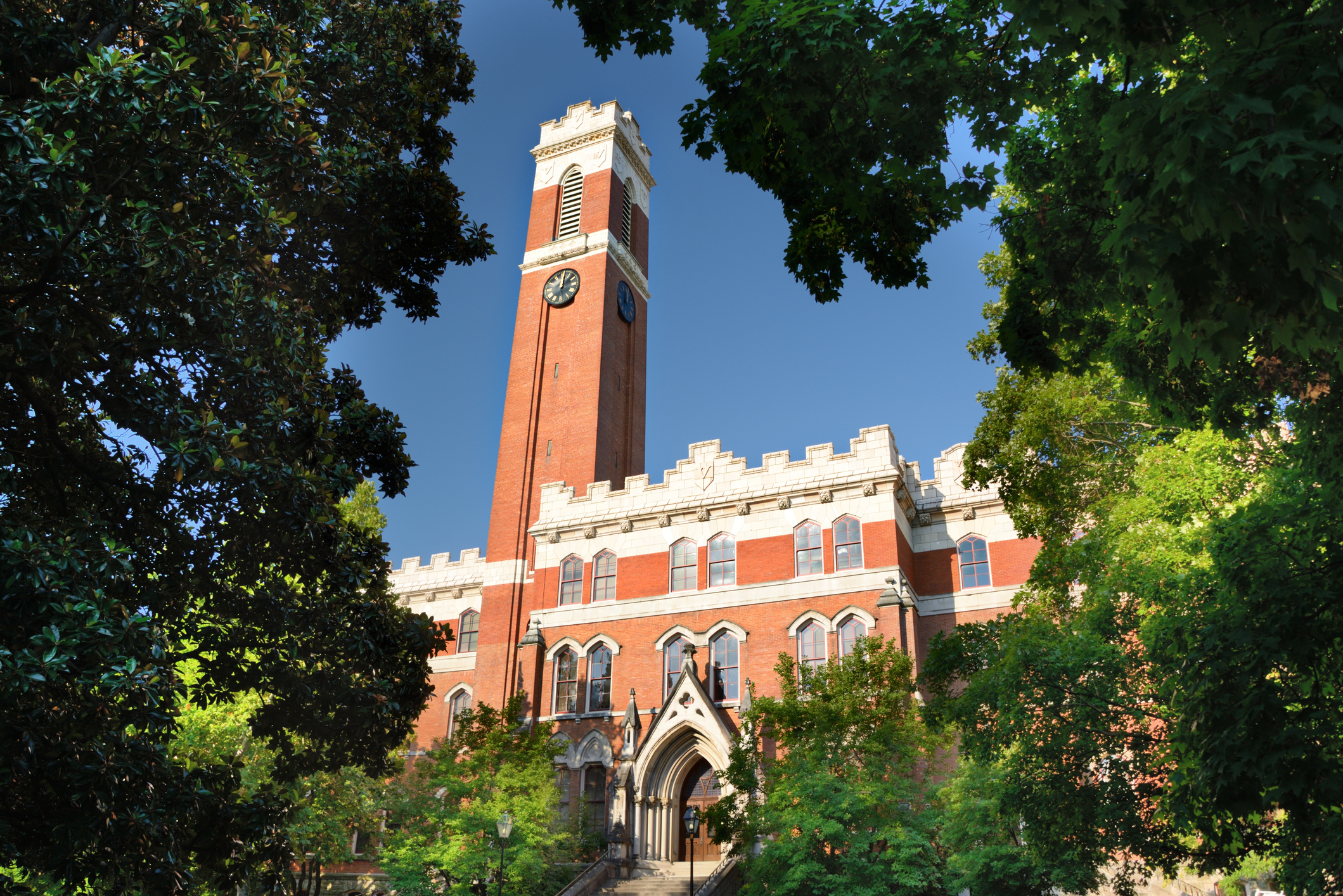Vanderbilt University Announces Expansion of Its No-Loan Financial Aid