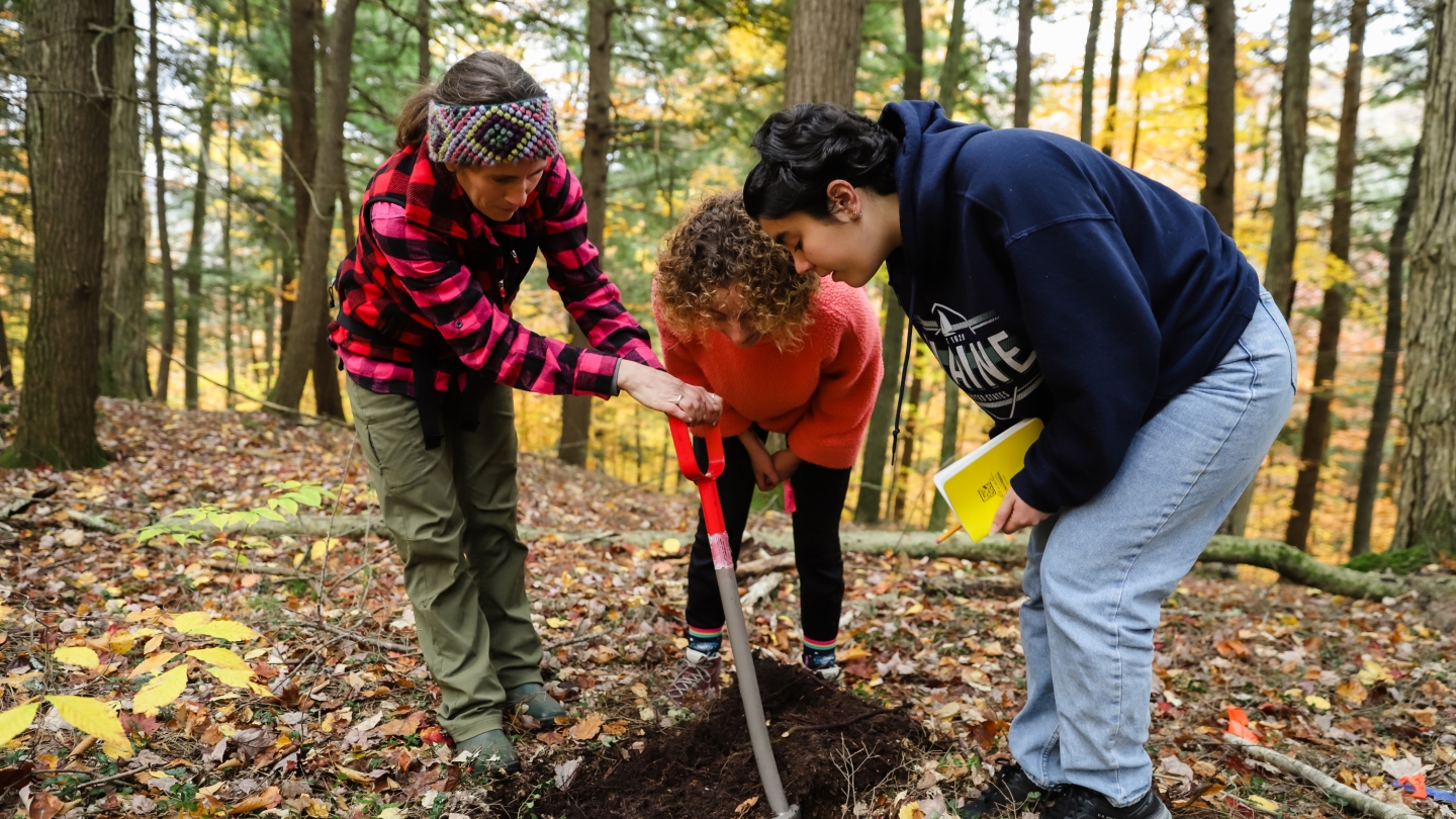 Students Dive Into New England Resource Management