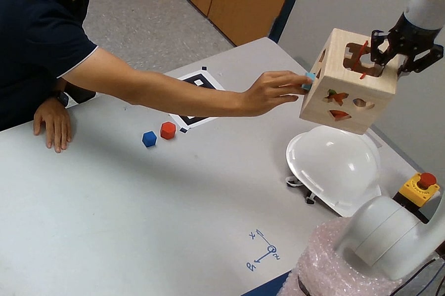 robot responding to peoples moves