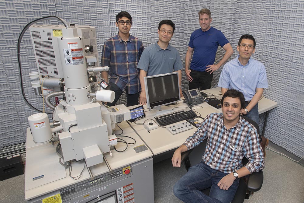 SBU grad students in the Center for Functional Nanomaterials