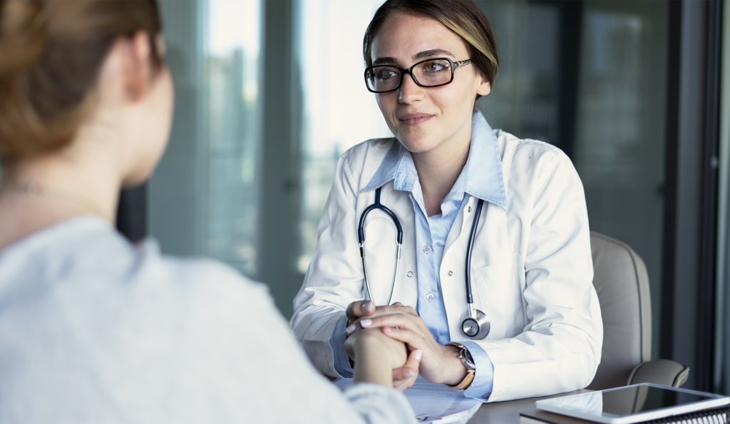 doctor discussing opioid use disorder with patient