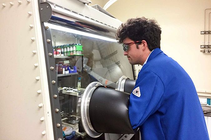 Undergraduates help fuel innovative energy research