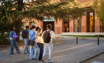 Students walking to class on campus