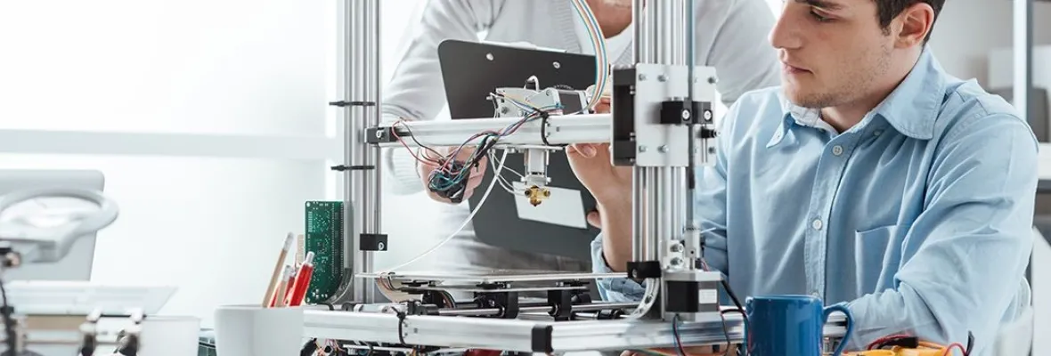 Photo of student working in university lab